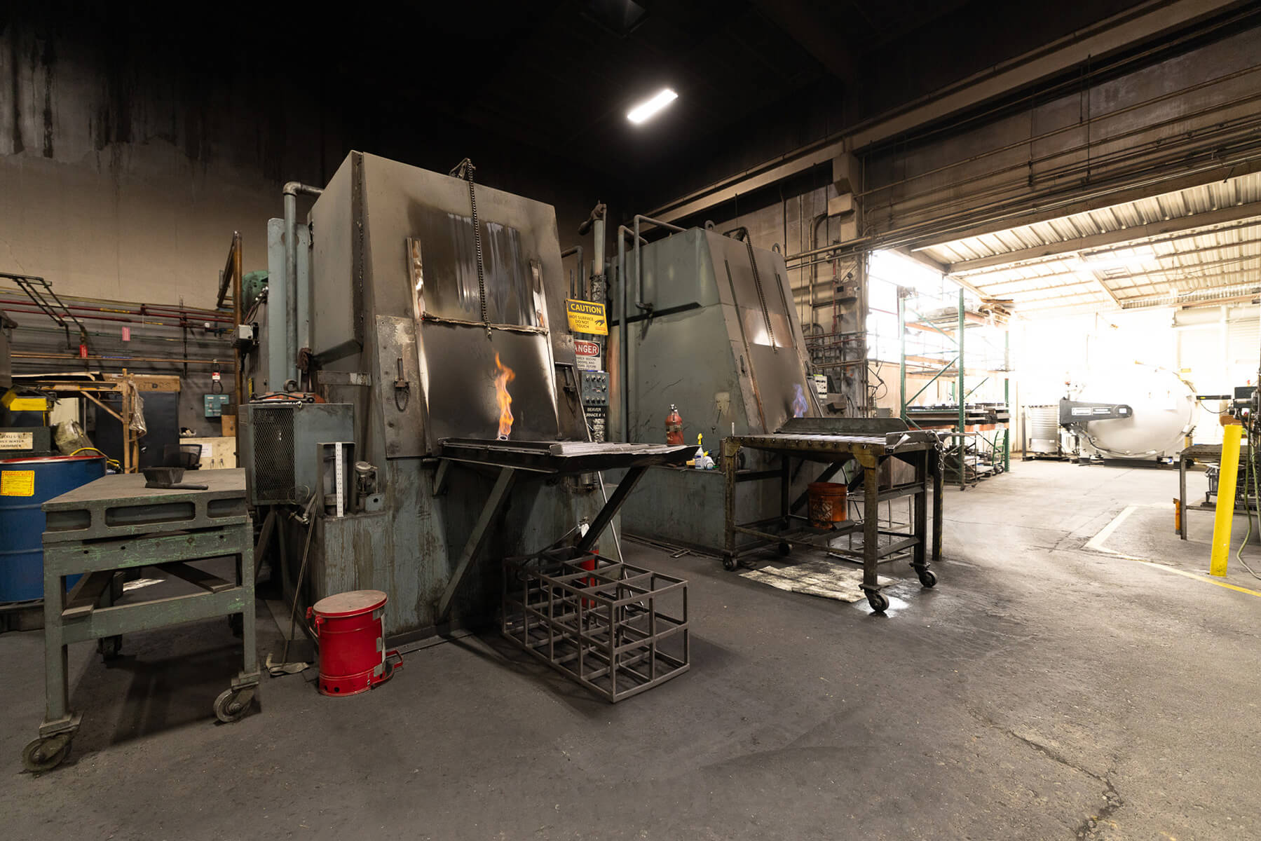 Industrial heat treating furnace